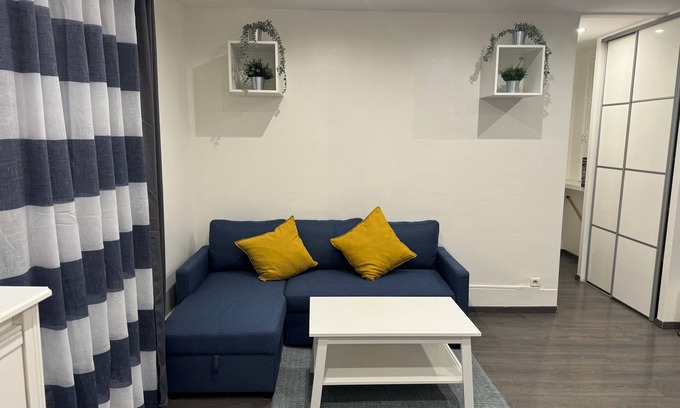 Cœur de Ville Apartment | Reve bleu cosi appart at Courbevoie near La defense