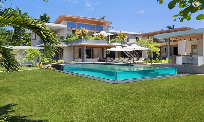 Mammee Bay Villa | Reverie- Stunning 5BR Villa w/Chef, Pool, Gym & Beach Access in Old Fort Bay