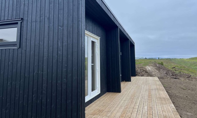 City Center Cabin | REY Stays. Two Bedroom Apartment