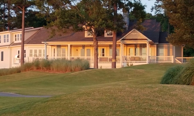 Reynolds Landing House | Reynolds Luxury Lakefront with Amazing Views
