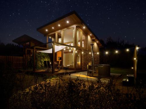 gmina Polanow Cabin | Rezerwat Wielin Sauna - Balia - Hot Tube - Jacuzzi - Basen - Klimatyzacja - Kominek