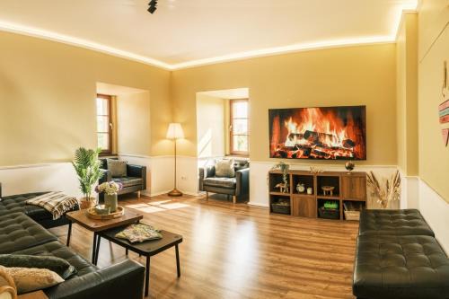 Rhein-Erft-Kreis District Apartment | Rhein Haven Appartment für bis zu 12 Gäste im historischen Bahnhofsgebäude