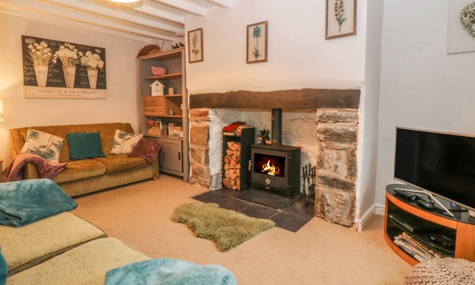 Newborough Cottage | RHIANFA, pet friendly, with open fire in Newborough