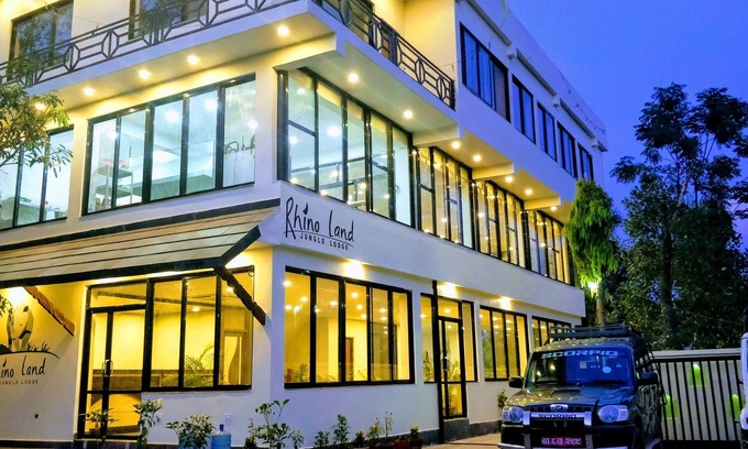 Sauraha Hotel | Rhino Land Jungle Lodge