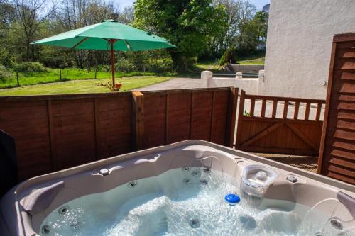 Crosswell House | Rhostwarch Old Farmhouse Newport, Pembrokeshire