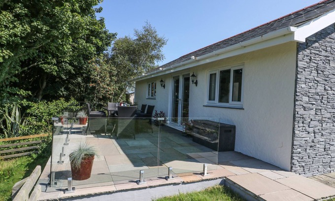 Brynteg House | RHOSYDD COTTAGE, family friendly, with open fire in Brynteg