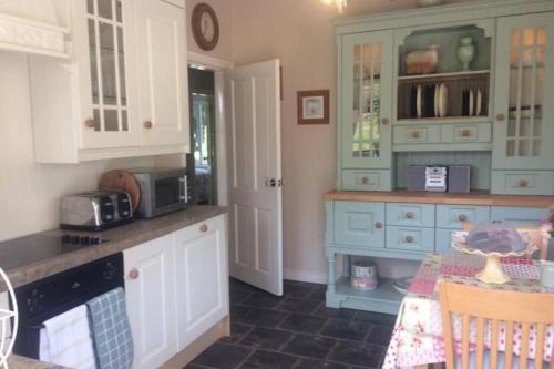 Enniskillen House | Rhubarb Cottage
