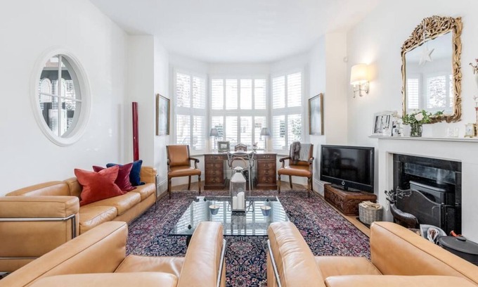 Twickenham Riverside House | Richmond large home away from home/Garden/London 20 mins/Thames/walk to tube