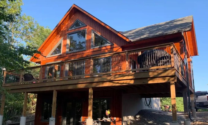 Rideau Lakes Cottage | Rideau Lakes Log Cabin