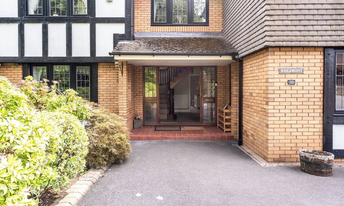 Langstone House | Ridgemont Escape - Sauna & Luxe Comfort
