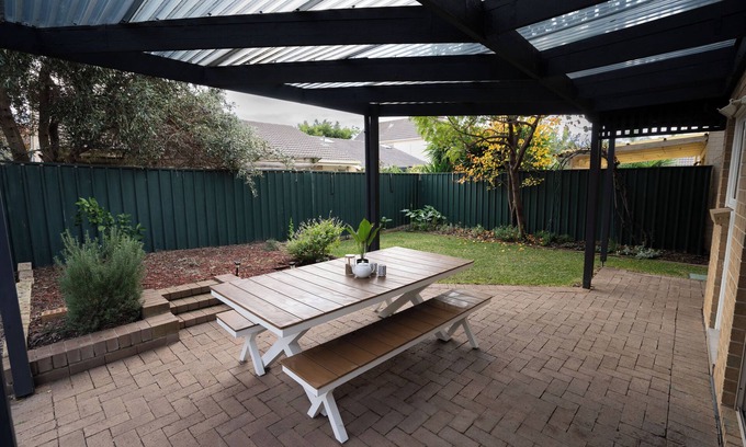 Ridleyton House | Ridleyton Hideaway - 4 bed home near CBD