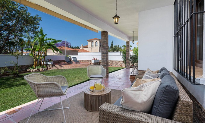 Torre de Benagalbon Ski Chalet | Rincon - Holiday Home in Rincon de la Victoria