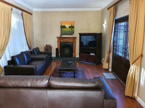 Pinelands Villa | Ringwood Villa