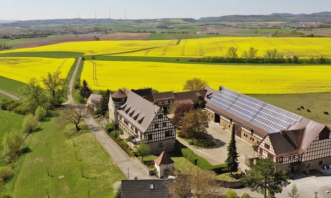 Erlabronn Apartment | Rittmeister FeWo in the historic manor with swimming pool and sauna