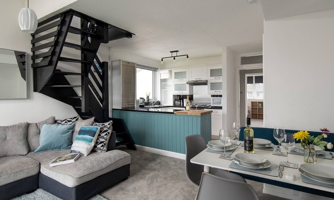 Deganwy Cottage | Rivage - Two Bedroom Cottage, Sleeps 4