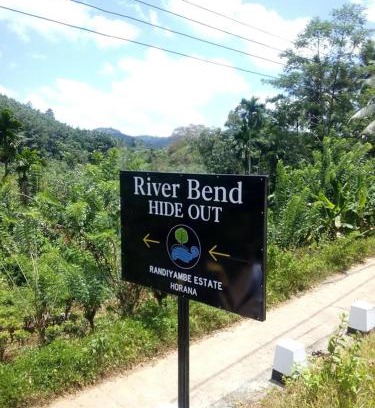 Bulathsinhala Cabin | River Bend Hideout
