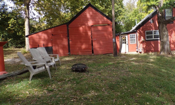 Patterson House | River Cottage Along the Illinois River.