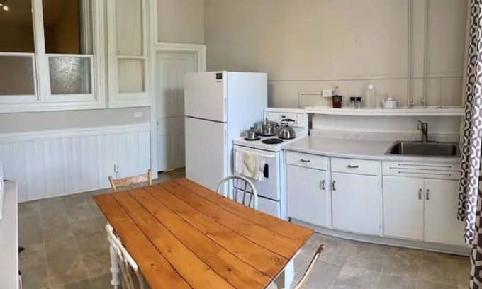 Stratford Condo | River Facing Condo - 2 bedroom w/kitchen
