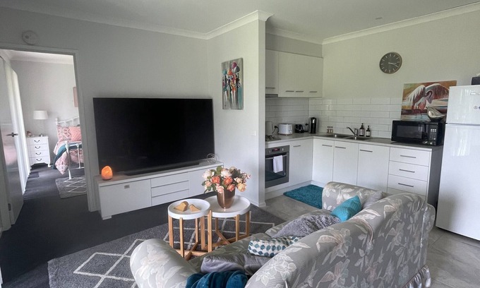 Axedale Bed & Breakfast | River Gardens Axedale Pet Friendly B&B Farm Stay - Self Contained Unit