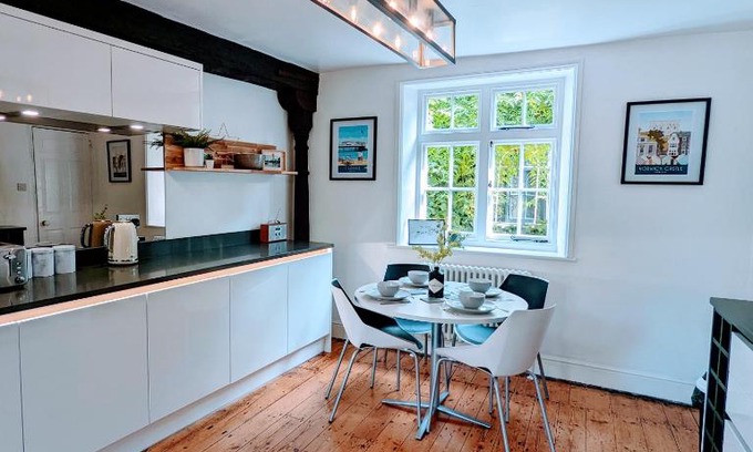 Thorpe St Andrew House | River Green Cottage
