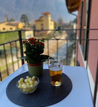 Porlezza Apartment | River House