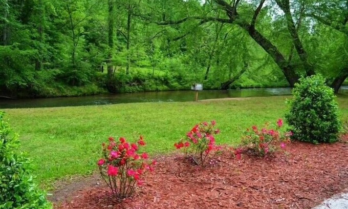 Helen Condo | River life on the Chattahoochee in Helen Ga., River life