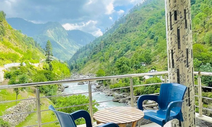 Mahandri Hotel | River Nights Hotel And Restaurant