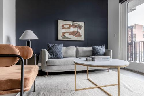 Killgubbin Apartment | River North 1br w grills terrace fire pits CHI-1038