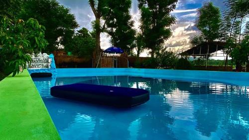 Sauraha Hostel | River Park Retreat