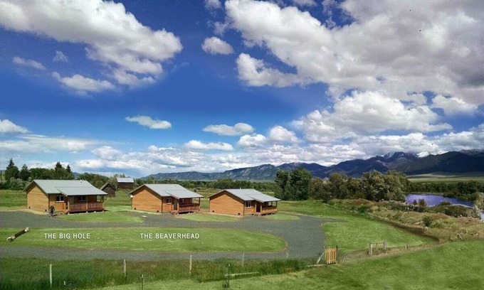 Silver Star Cabin | River Rest Luxury Cabin - The Beaverhead. Beautiful River and Mountain Views!