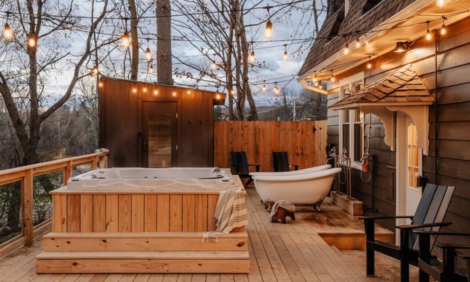 Middleville House | River Retreat: Sauna, Hot Tub, Cold Plunge & More