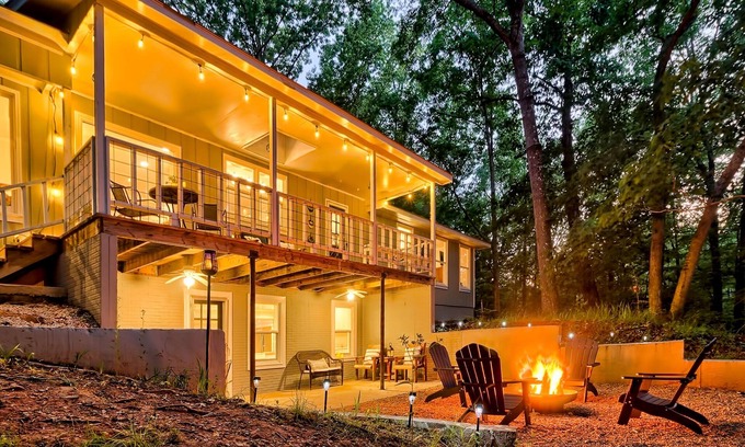 State Park House | River Retreat-Treetop waterfront home, big views!