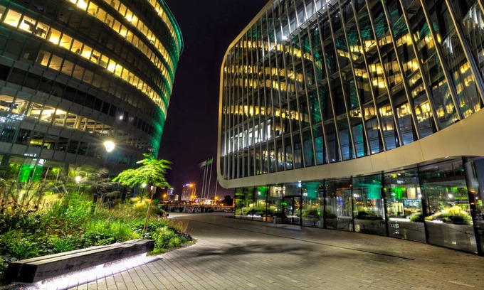 Business District Apartment | River to the City - Studio 7B apartment