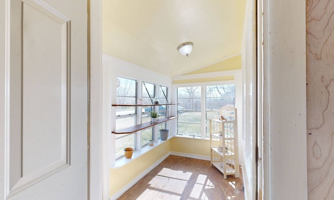 Texas Gulf Coast Region House | River view dog-friendly home with patio, well-equipped kitchen, W/D, & AC