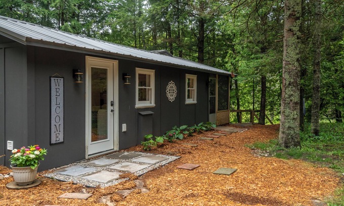 Thompsonville Cabin | River Watch at Roaring Brook-Betsie River Frontage & easy access to Crystal Mtn