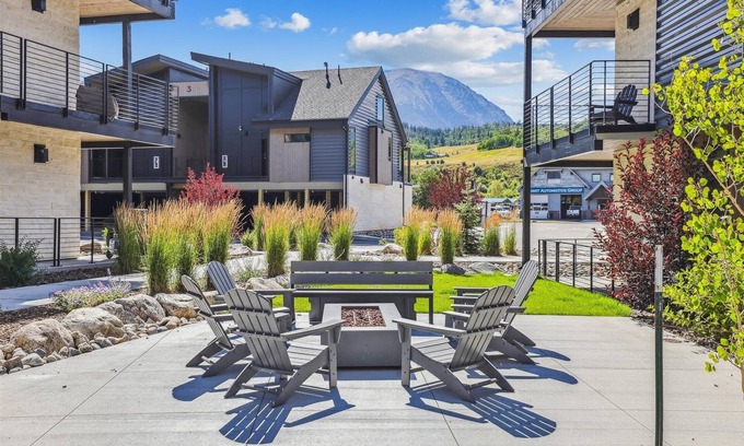 Willow Grove Condo | River West 814 2 Bedroom Condo by RedAwning