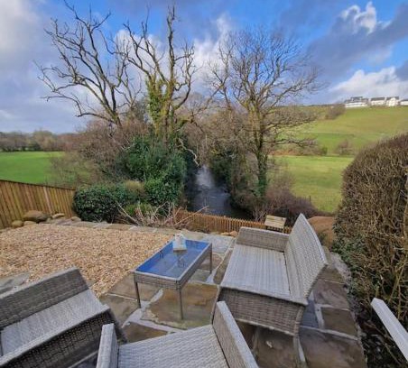 Llanedy House | Riverbank Cottage, Dog Friendly. Swansea, Llanelli