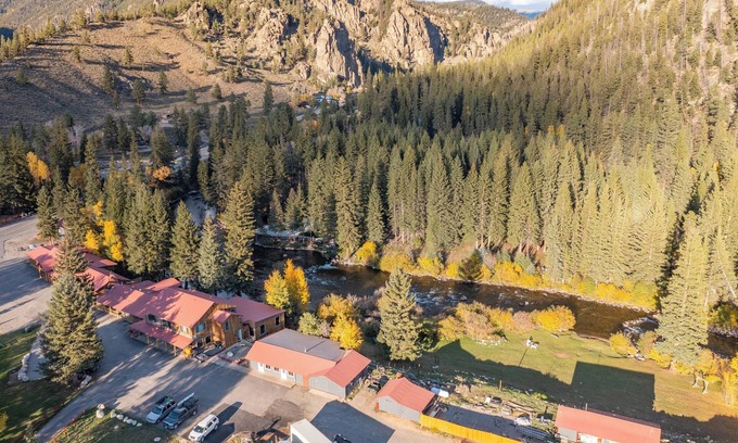 Almont House | Riverfront Cabins: Fish, Raft & Ride in Colorado's Outdoor Playground