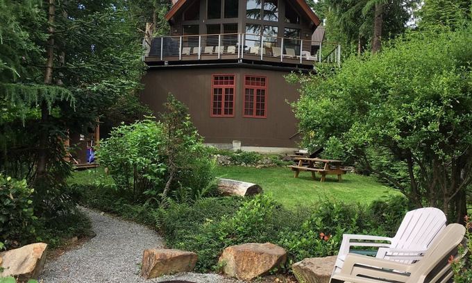 Gold Bar Ski Chalet | Riverfront Chalet with Spectacular View in Cascade Mountains of Stevens Pass