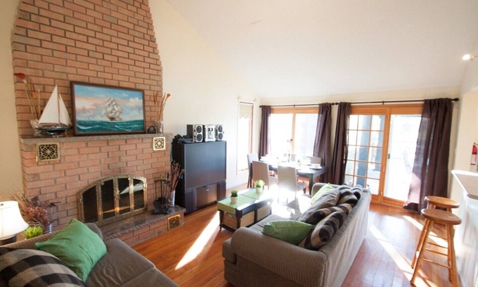 Wasaga Beach Cottage | Riverfront cottage - River Road