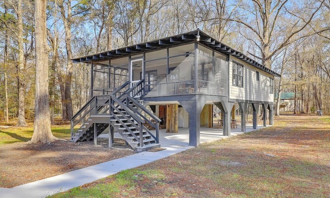 Ruffin Cabin | Riverfront Cottage with 2 docks and firepit located on the Edisto River