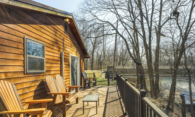 Covington Cabin | Riverfront Covington Cabin w/Deck & Fire Pit!