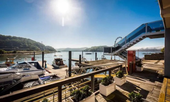 Brooklyn Apartment | Riverfront Dream on the Hawkesbury - WATER VIEWS