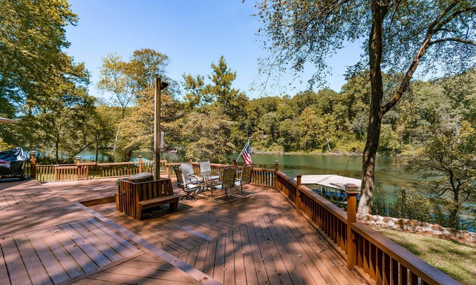 Wilburn House | Riverfront Retreat w/Fire Pit: Fish & Hike!