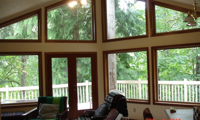 Kalama House | RIVERFRONT RETREAT, RELAX! EZ I-5 access Portland,OR.-Seattle,WA. Book it today