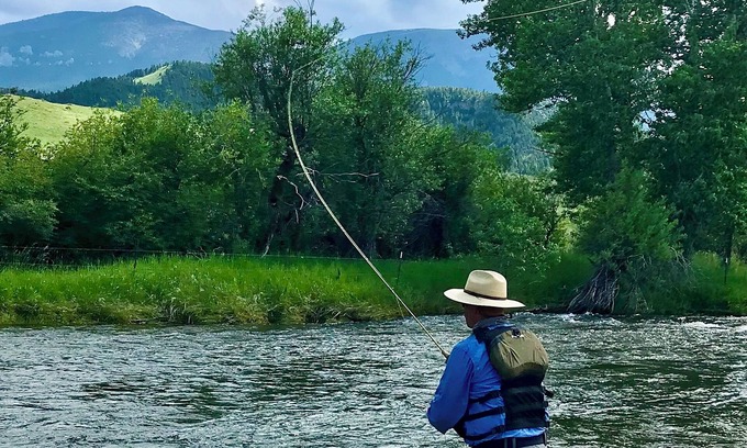 Fishtail Apartment | ‘RIVERFRONT’ -Sights & sounds of this Blue Ribbon Trout fishery are stunning!