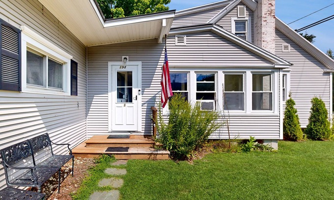 Proctorsville Apartment | Riverfront studio with river view, full kitchen, & free WiFi