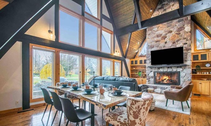 Bristol Villa | Riverhaven Glamorous A-Frame On St Joe River!