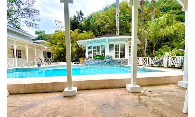 Kingston Villa | Riverhouse Villa 5Bed 4Bath/Pool