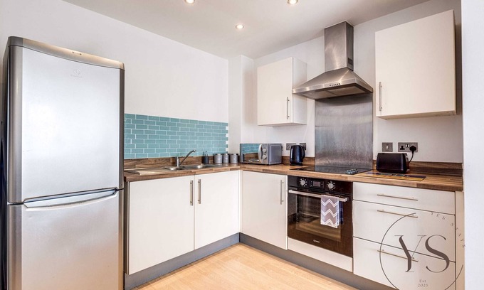 Derby Apartment | Riverside Apartment 2BR - Free Parking - Wi-Fi -Netflix
